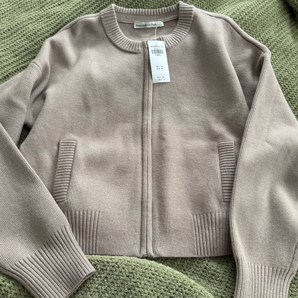 Women’s Abercrombie Zip UP Sweater